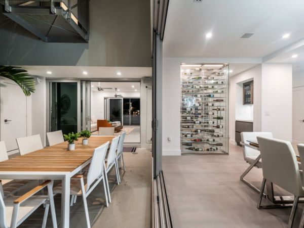 Miami Waterfront Luxury Villa - 4 Bedrooms Boater`s Retreat with Gym & Pool